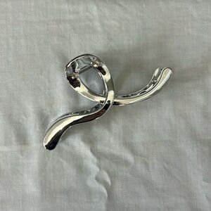 Silver claw clip
